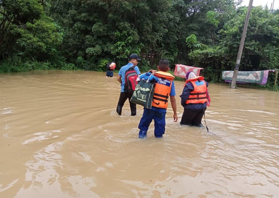 灾民疏散中心减 霹水灾情况改善