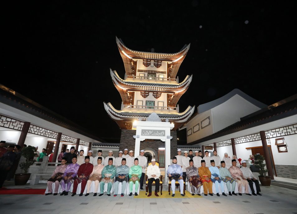 版3头（已签发）大都会/雪州苏丹主持华穆寺开幕