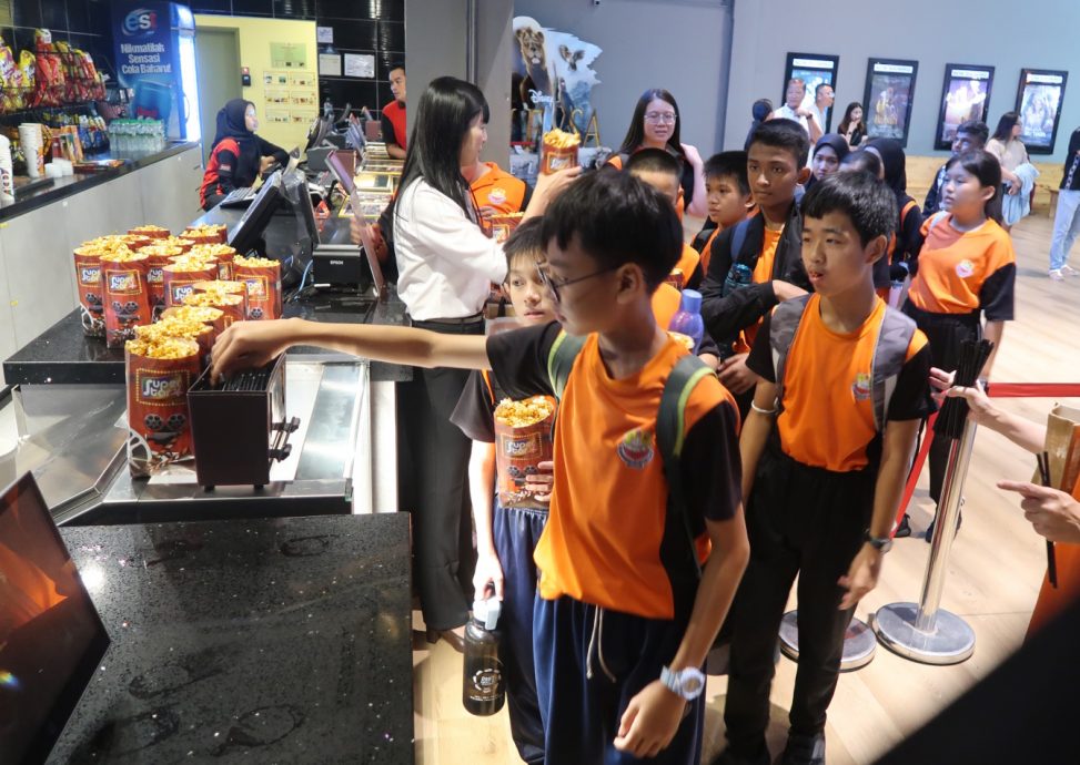 董家协补贴包场看电影,化南华小实践多元教学