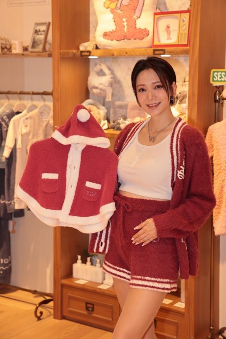 王君馨挺5月孕肚亮相 自爆子宫长水瘤做微创手术