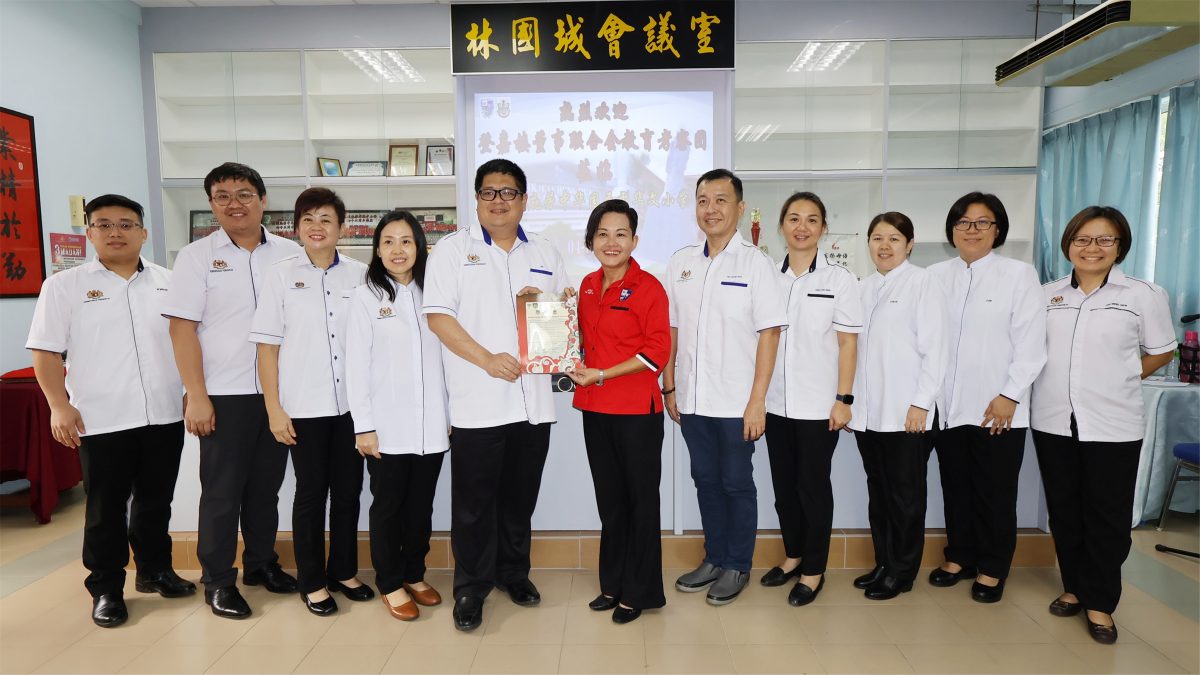 登嘉楼董联会教育考察团 森州交流会首站来到庇小