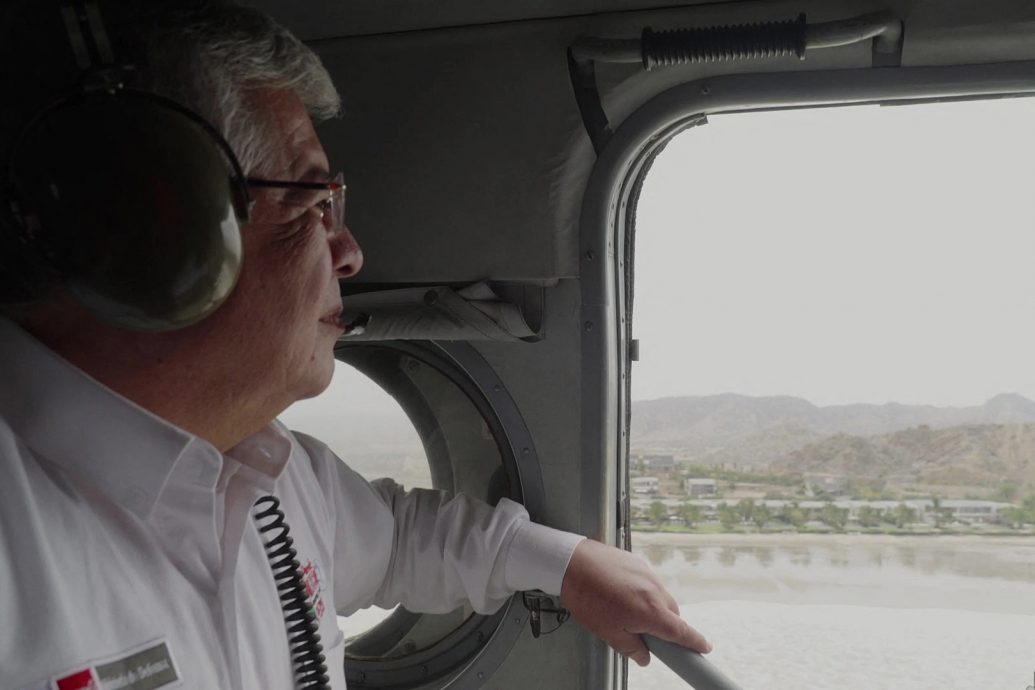 看世界三图)巨浪袭击南美洲西岸秘鲁关闭91港口厄瓜多尔1死