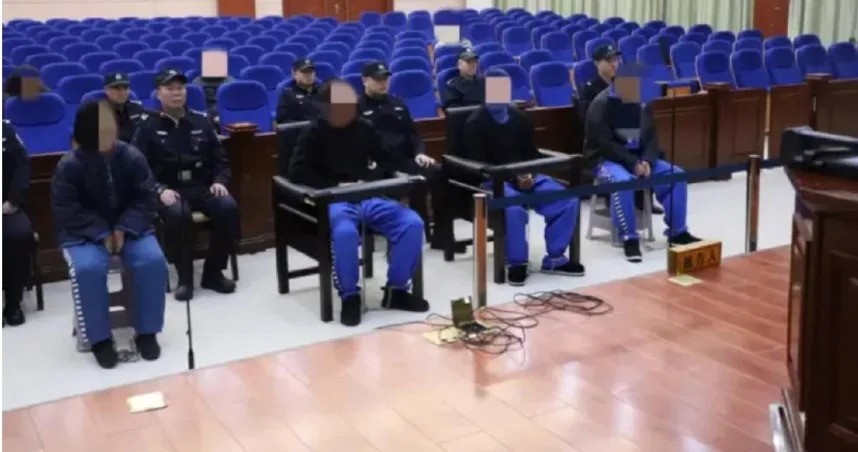 **看世界(只供网)**为离婚,女子设局带丈夫去嫖娼