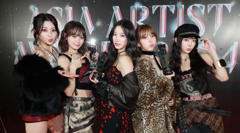 第9届亚洲明星盛典|NewJeans拿下3奖 感言自动消音团名