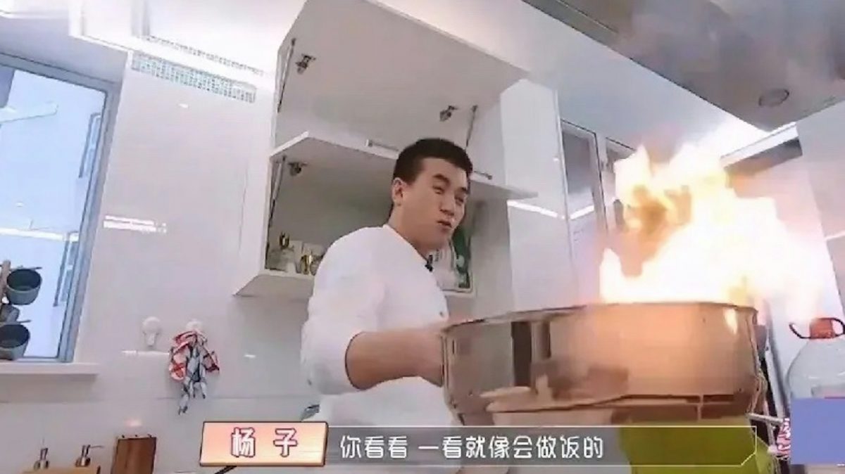 网查旧片爆话有出入 黄圣依夫妻被批是戏精