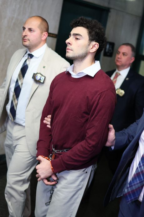 美保险业社会观感差 枪杀CEO嫌犯成网路罗宾汉