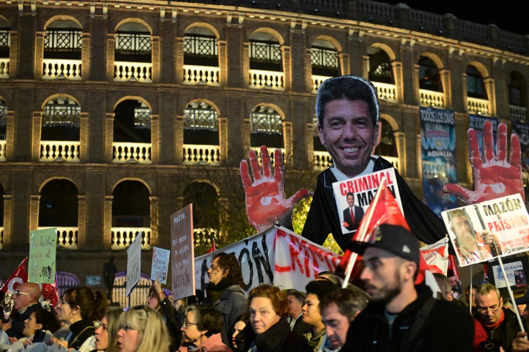 致命水灾满2个月 瓦伦西亚第3度抗议政府救灾不力