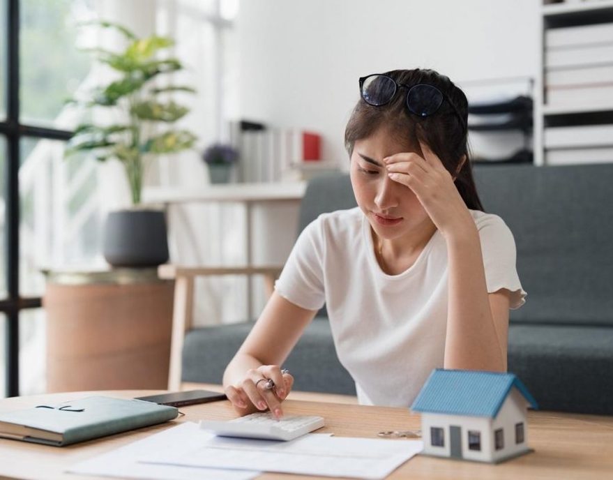 获父遗百万保险金等遗产 女子纠结:该告诉未婚夫吗?