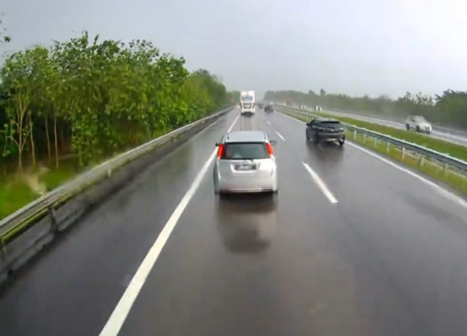 视频|Alza司机疑疲劳驾驶 失控擦撞护栏险酿祸