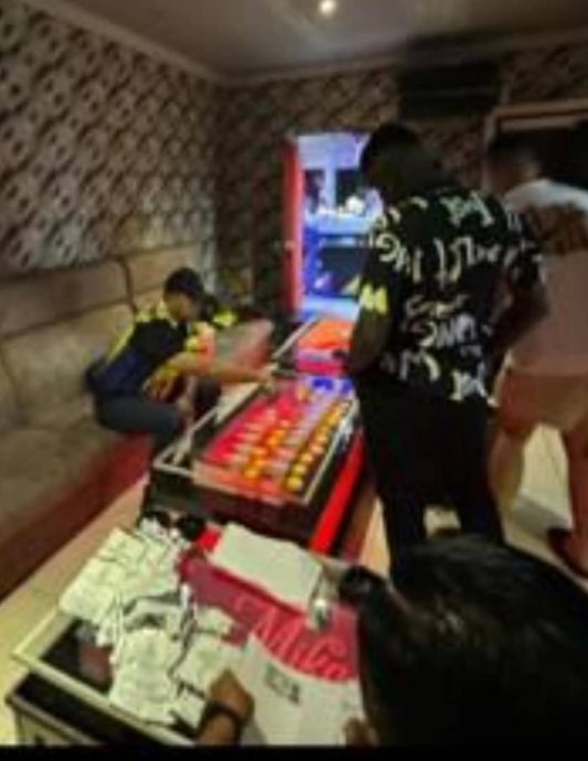 警突击曼绒娱乐中心 包括乐龄者扣70男女 