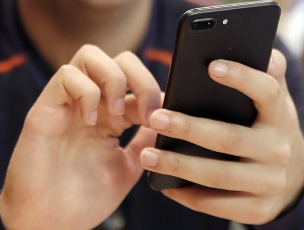 谐音梗玩出事!用“C5H5Na”化学式骂人 男子下场惨了