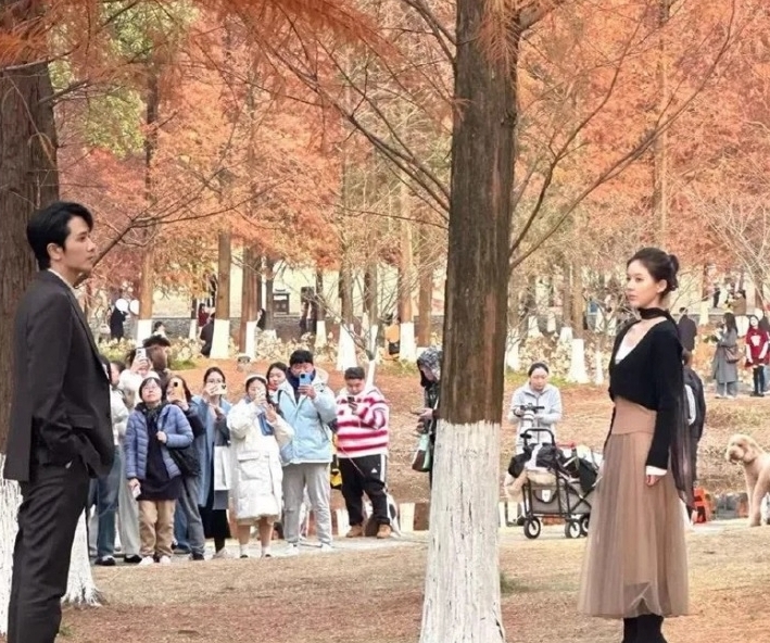 赵露思病重仍遭讽 中国官媒斥责:疾病不分财富