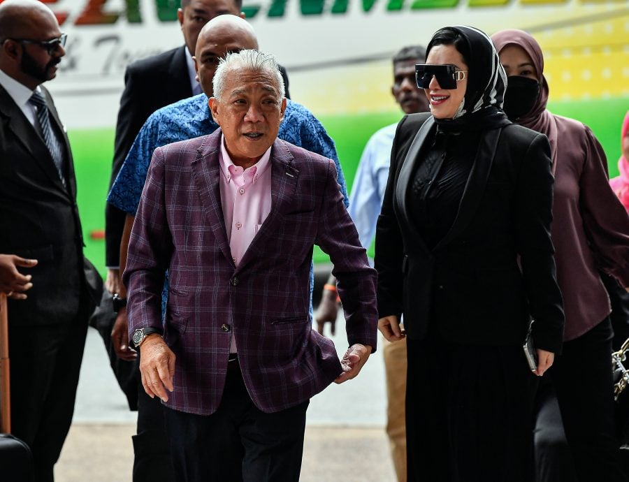 邦莫达夫妇贪污案自辩 明年4月高庭开审