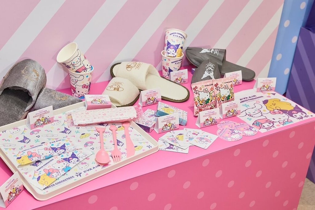 长荣全新彩绘糖果机登场 首航伴旅客飞巴黎