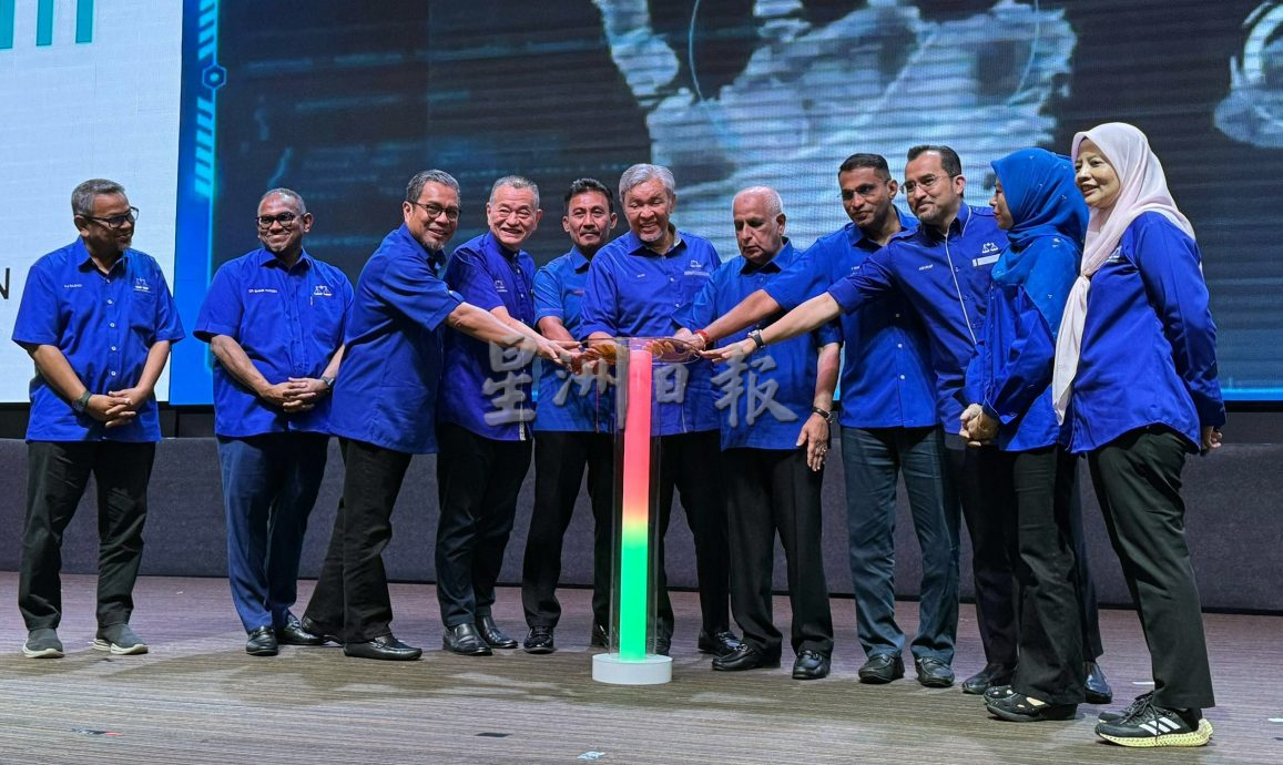 阿末扎希:不忠于党的党员只为自己利益