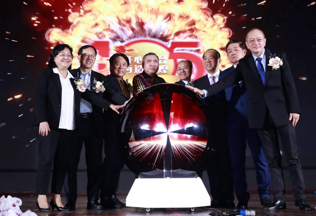 隆中华周年晚宴/ 陆兆福:要求基金会和企业行社会责任 捐款贡献隆中华分校