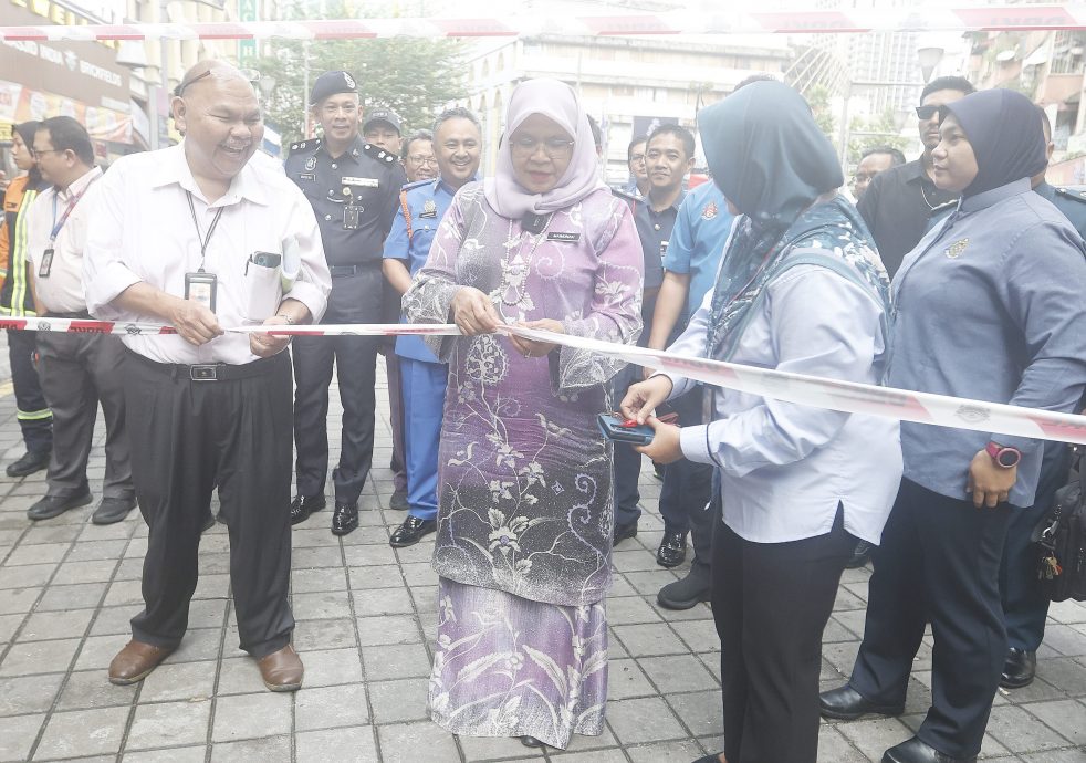 隆市长:提前两个月完成修复 “噬人洞”路段全面通车