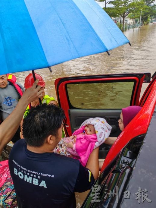 霹多地长命雨淹水 红鹰园 喜谷园灾情严重