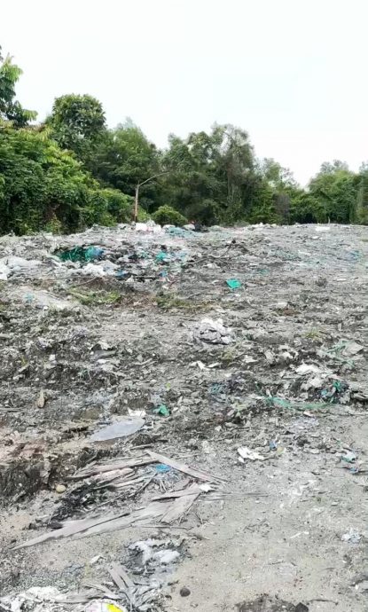 霹/版头/露天焚烧异味扰民 务边查获4处非法垃圾场