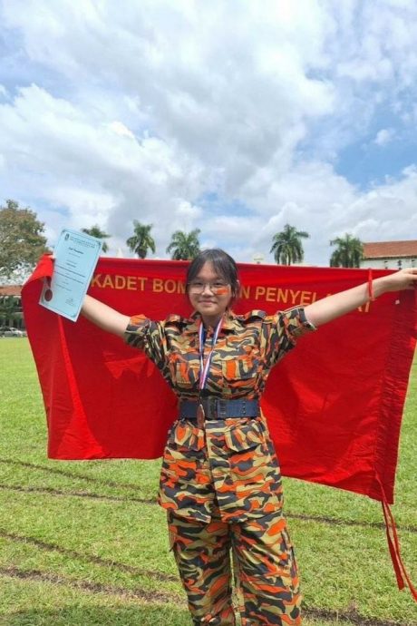 霹:学海学记/主文/学生表演哄乐教师