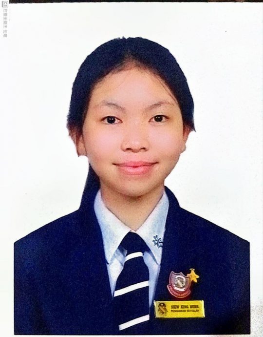 霹:学海学记/主文/学生表演哄乐教师