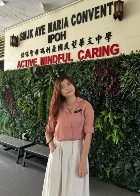 霹:学海学记/主文/学生表演哄乐教师