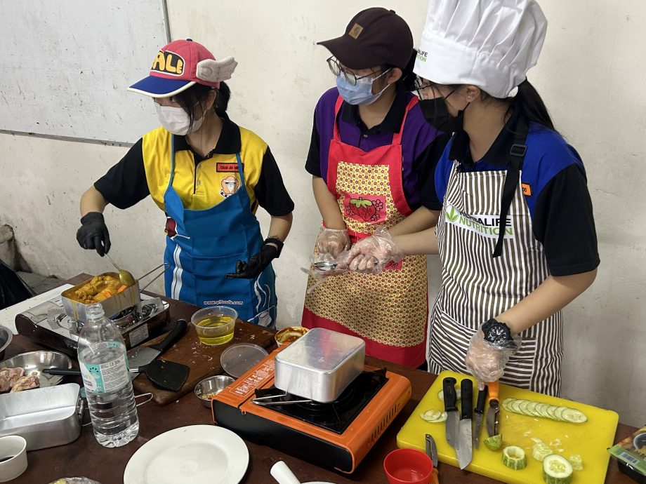 霹：学海学记/主文／育才华中厨艺大赛 学生来掌勺