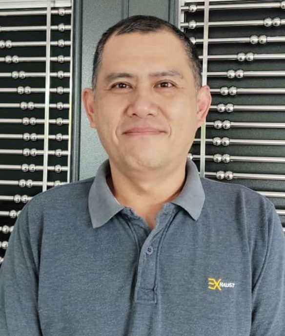 霹:封面主文/校假+新年 曼绒民宿反应慢热