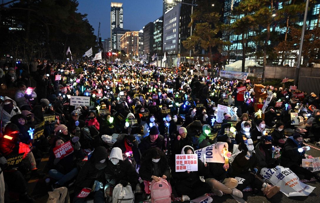 韩国警方考虑申请逮捕令抓尹锡悦 搜查总统官邸