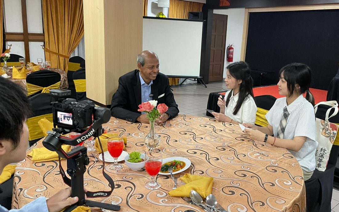 马中友协与中国交换生交流