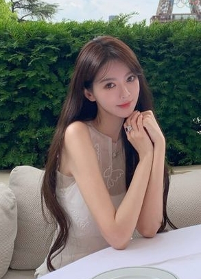 黄晓明才曝已逼分手 又传安排叶珂香港待产