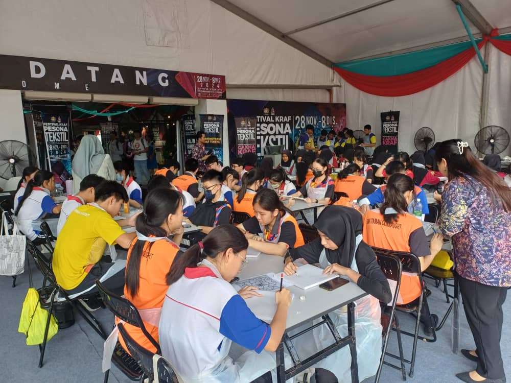 (1/1见报)大都会学海学记/《一起来做峇迪吧!》//配9图//可筛选图