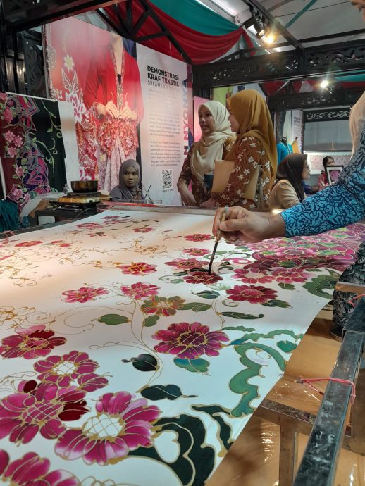 (1/1见报)大都会学海学记/《一起来做峇迪吧!》//配9图//可筛选图