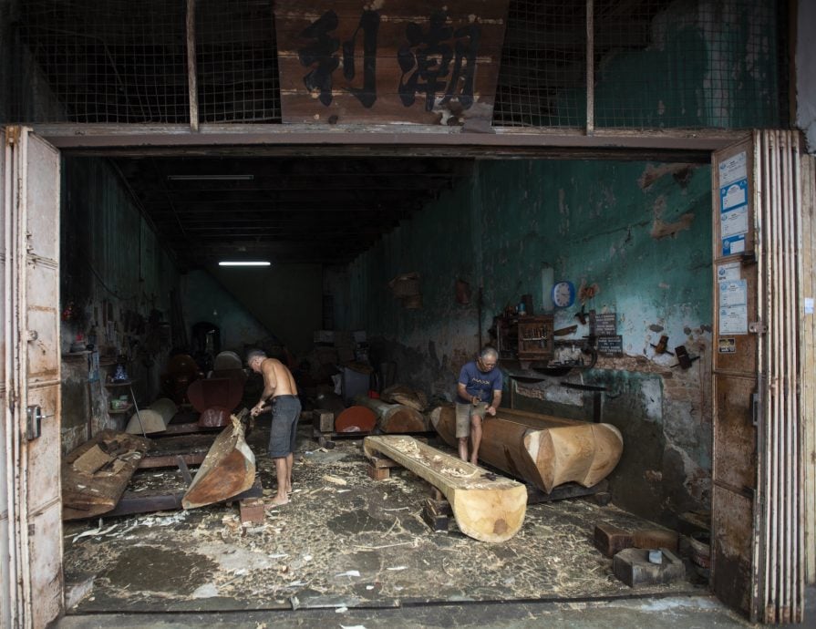 星角摄/柔:麻坡最古老“梅花棺”寿板店 三代人守护传统手艺