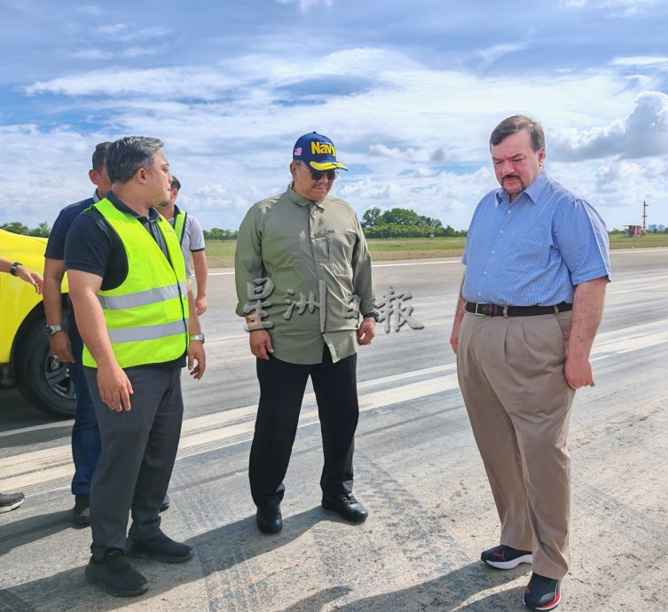 亚罗士打苏丹阿都哈林机场跑道清理工作已近完成,预料下周一(9日)可正式复航。