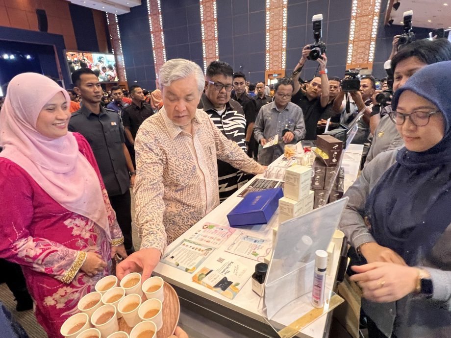 (全国版)加强TVET培训·扎希:提升女性就职率