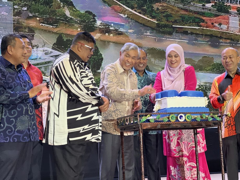 (全国版)加强TVET培训·扎希:提升女性就职率