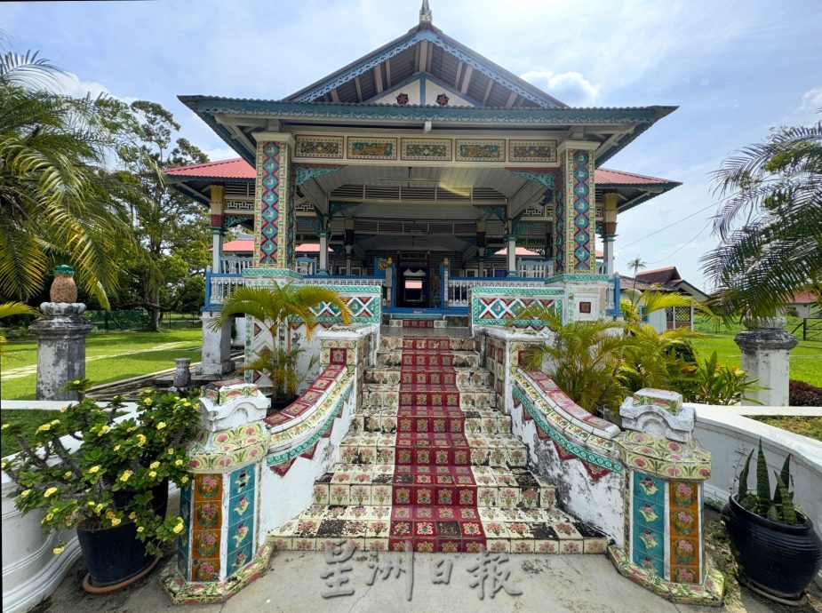 (古城封底主文)《用眼睛去旅游》:阿都甘尼村长屋展览馆(上)