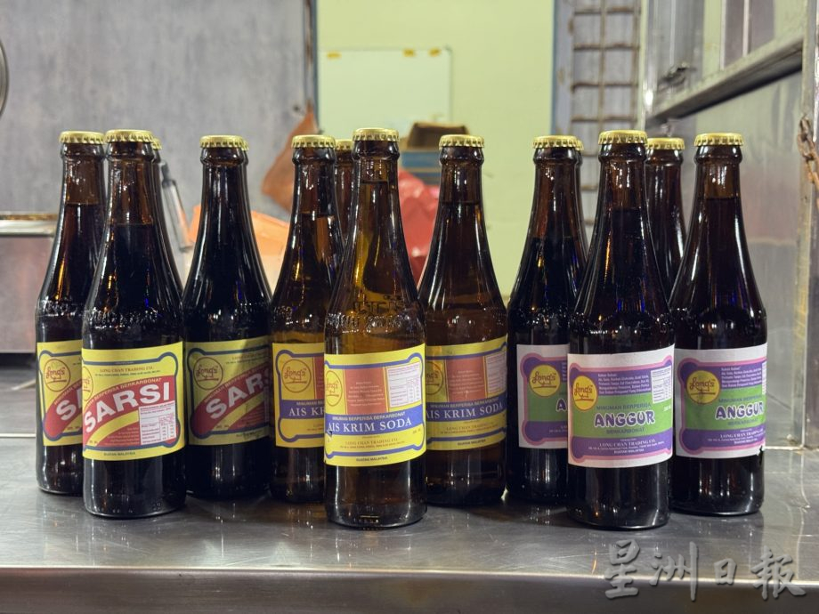 (古城封底主文)《用眼睛去旅游》:马接美食街