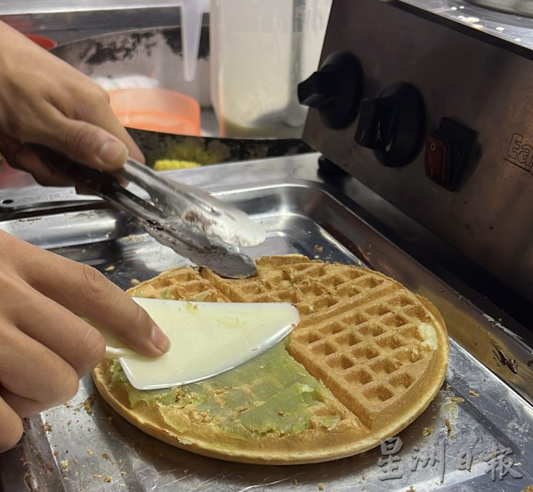 (古城封底主文)《用眼睛去旅游》:马接美食街