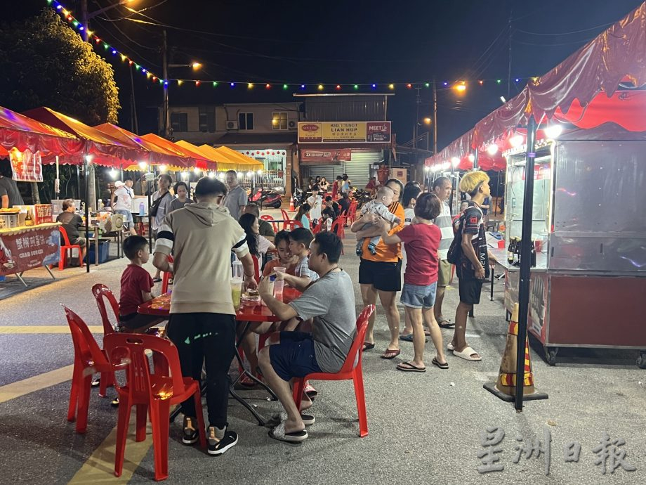 (古城封底主文)《用眼睛去旅游》:马接美食街