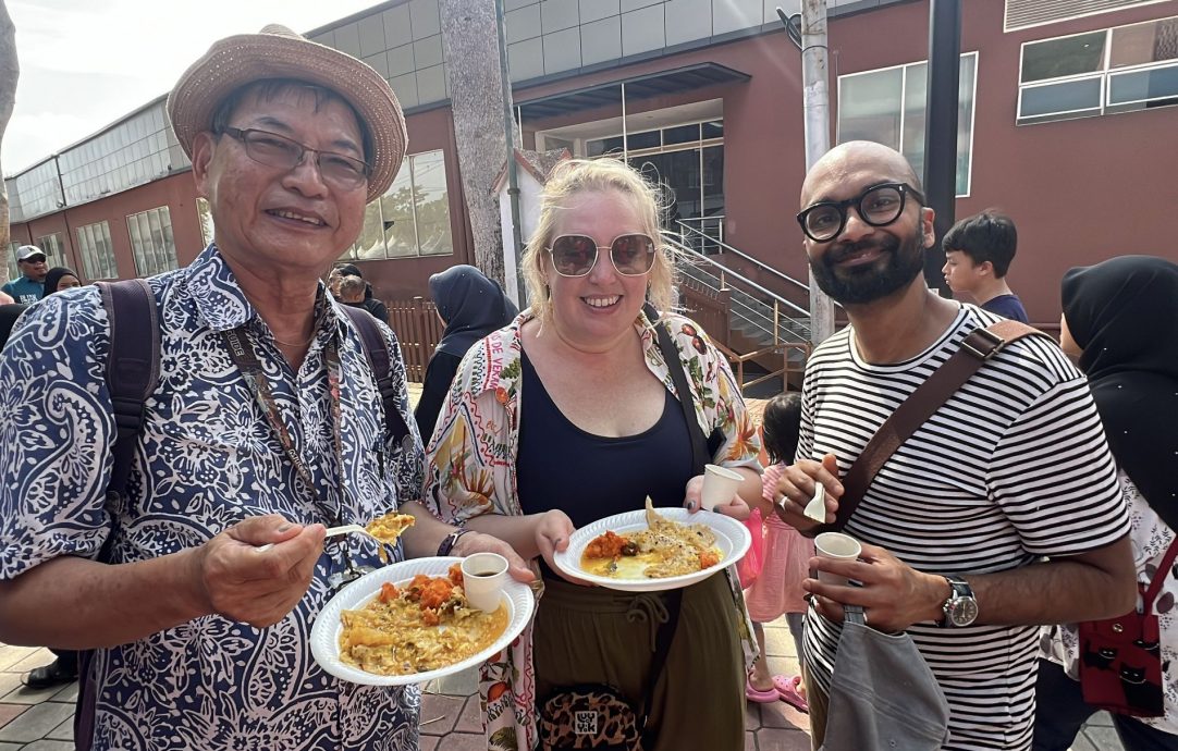 (古城封面主文)传统美食节飘香·感受多元美食魅力