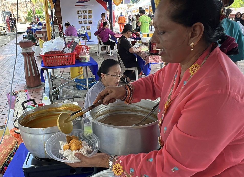 (古城封面主文)传统美食节飘香·感受多元美食魅力