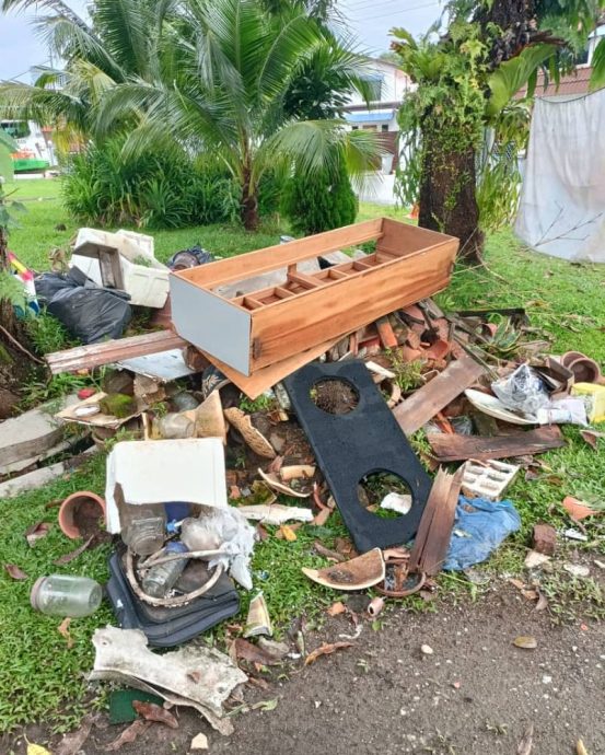 (古城封面主文)执法人员暗中埋伏逮捕非法丢垃圾者