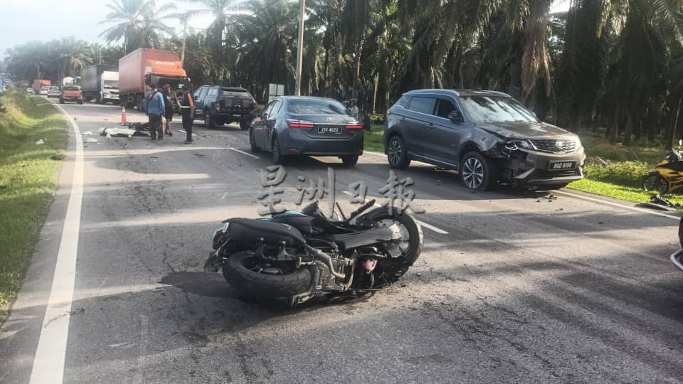 (古城版)摩托车突然失控冲向反方向车道死亡