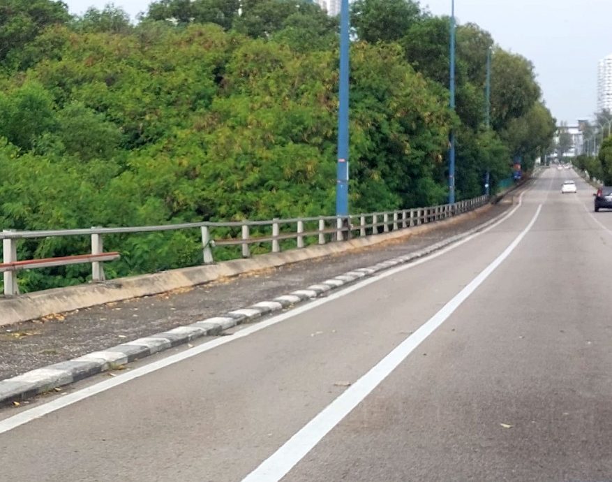 (古城版)赛阿都阿兹沿海大桥围栏损坏