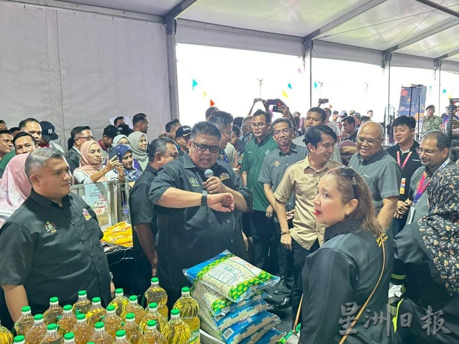 (古城第三版主文)南马区内贸部嘉年华迎14万人次到访 销售额达270万令吉