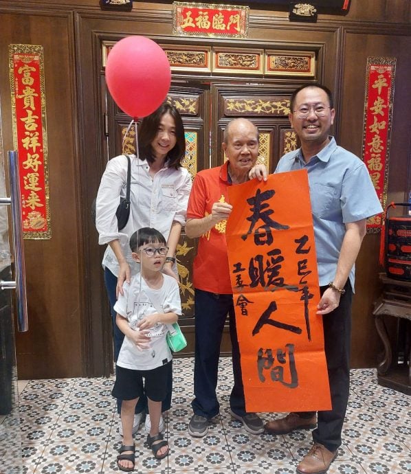 (古城第二版主文)春暖人间,家家贴春联率先带动新春气氛