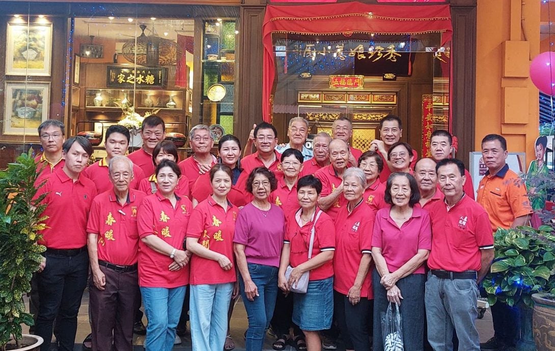 (古城第二版主文)春暖人间,家家贴春联率先带动新春气氛