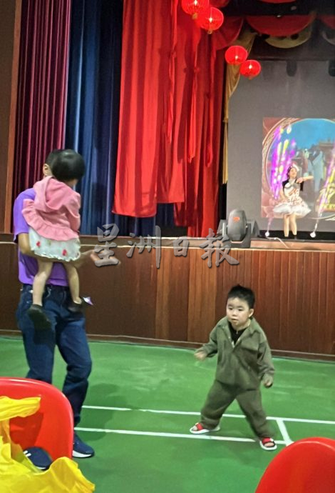 (古城第四版主文)华德宫古庙晚宴